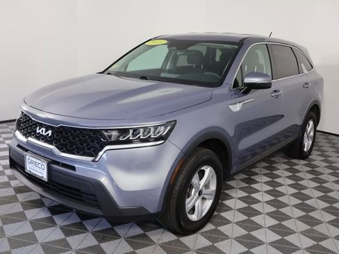 Used 2023 Kia Sorento LX AWD/4WD image 4