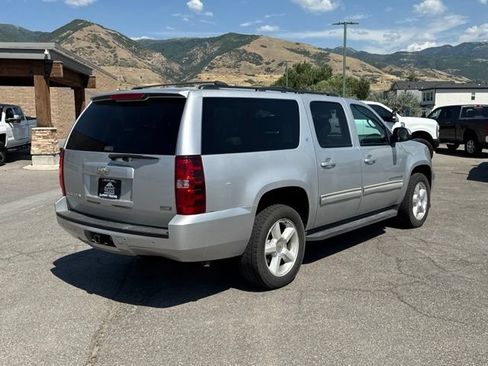 Used 2010 Chevrolet Suburban LT AWD/4WD image 4