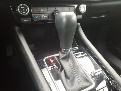 Certified 2022 Jeep Compass Altitude image 18