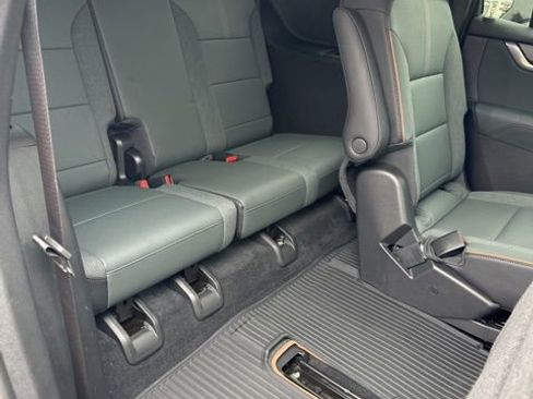 Used 2025 GMC Acadia AT4 w/ Super Cruise Package image 45