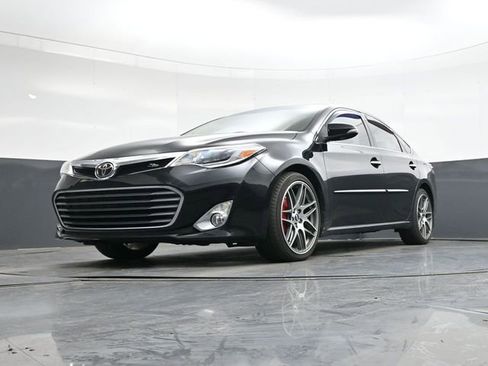 Used 2015 Toyota Avalon Limited image 34