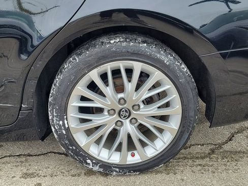 Used 2018 Toyota Camry XLE image 7