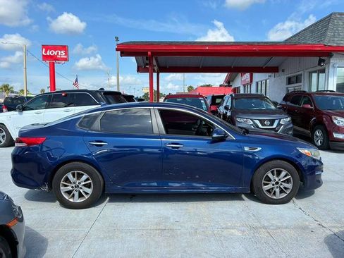 Used 2017 Kia Optima LX FWD image 6