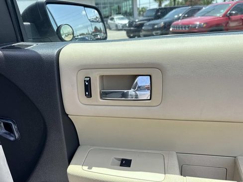 Used 2014 Ford Flex SE FWD image 15