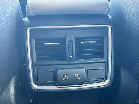 Used 2021 Subaru Forester Limited image 27