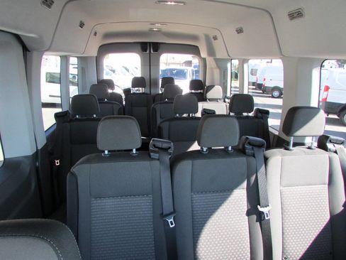 Used 2023 Ford Transit 350 XLT image 28