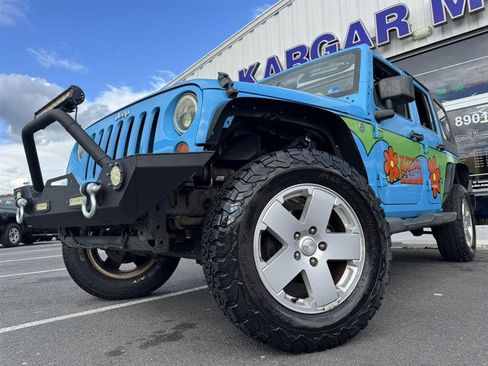 Used 2012 Jeep Wrangler Unlimited Sahara w/ Connectivity Group AWD/4WD image 43
