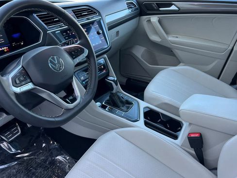 Used 2023 Volkswagen Tiguan SE R-Line FWD image 12