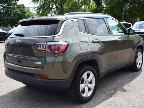 Used 2018 Jeep Compass Latitude w/ Popular Equipment Group AWD/4WD image 8