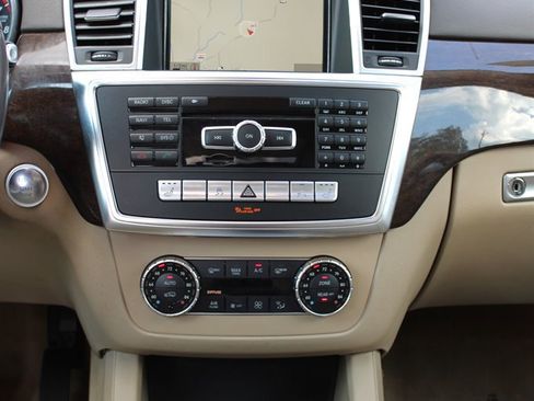 Used 2014 Mercedes-Benz GL 450 4MATIC w/ Appearance Package image 13