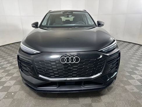 Used 2025 Audi Q6 e-tron Premium Plus image 8