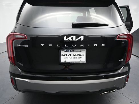 New 2025 Kia Telluride S image 9