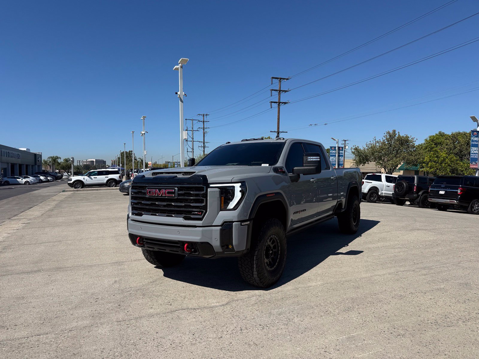 Used 2025 GMC Sierra 2500 AT4 w/ AT4 Premium Plus Package AWD/4WD image 1