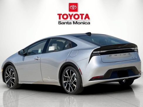 New 2027 Toyota Prius Plug-In Hybrid FWD image 5