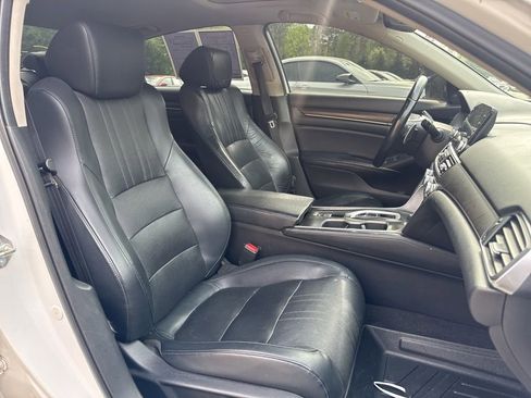 Used 2018 Honda Accord EX-L image 8