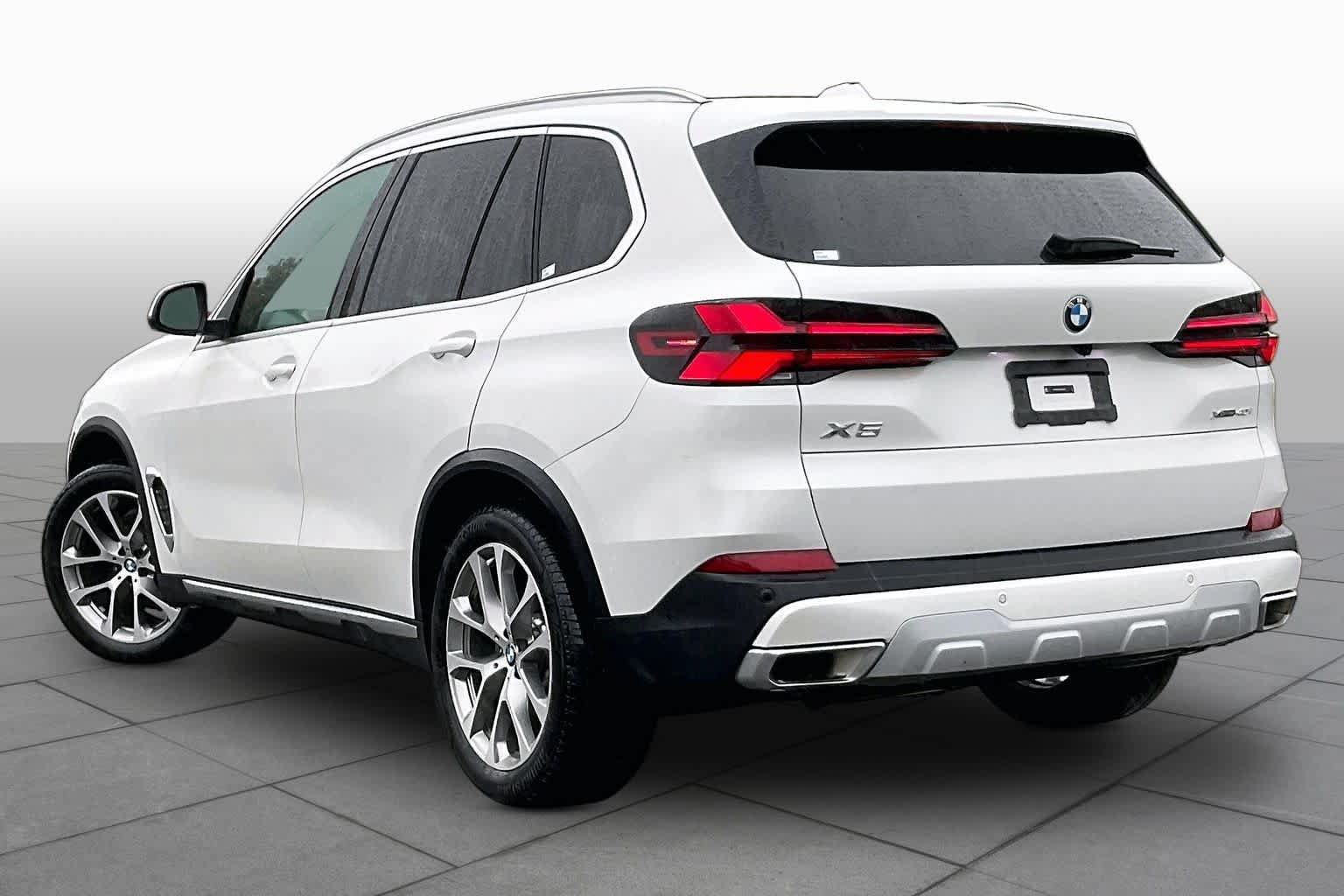 Used 2024 BMW X5 xDrive40i w/ Premium Package AWD/4WD image 11