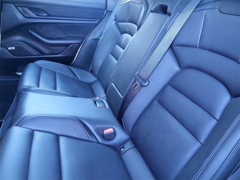 Used 2022 Porsche Taycan 4S image 13