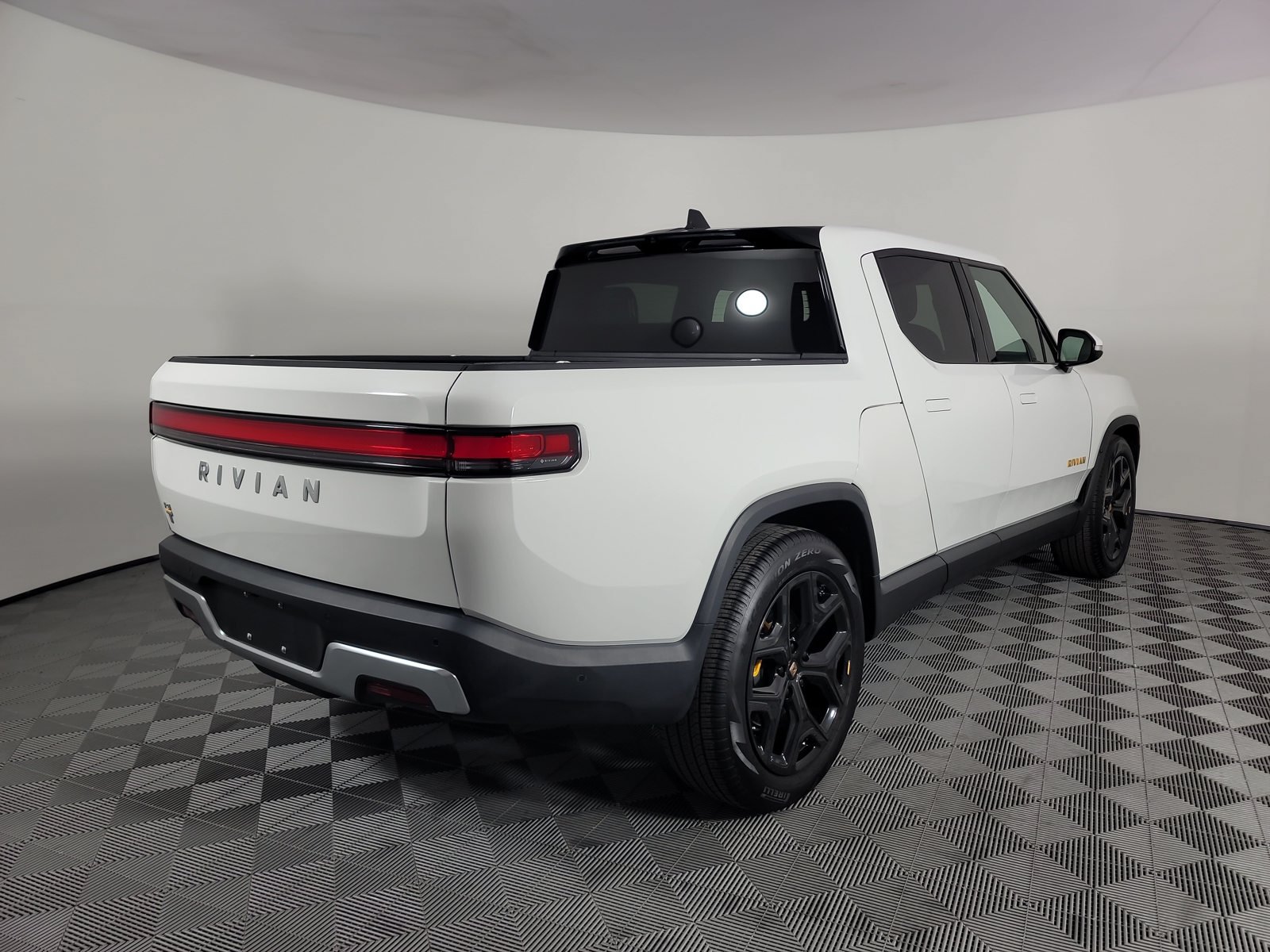 Used 2023 Rivian R1T Adventure Quad AWD/4WD image 5
