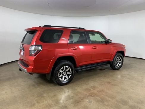 Used 2024 Toyota 4Runner TRD Off-Road Premium AWD/4WD image 8