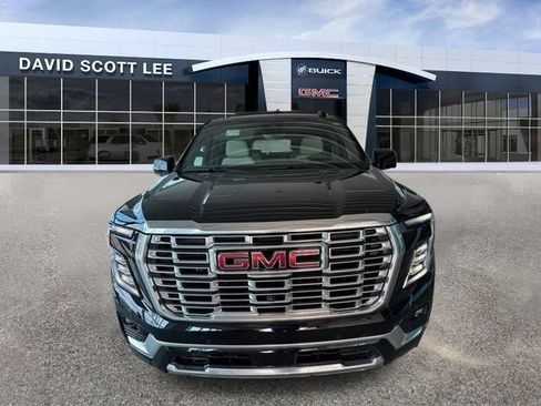 Used 2025 GMC Yukon XL Denali w/ Denali Reserve Package RWD image 2