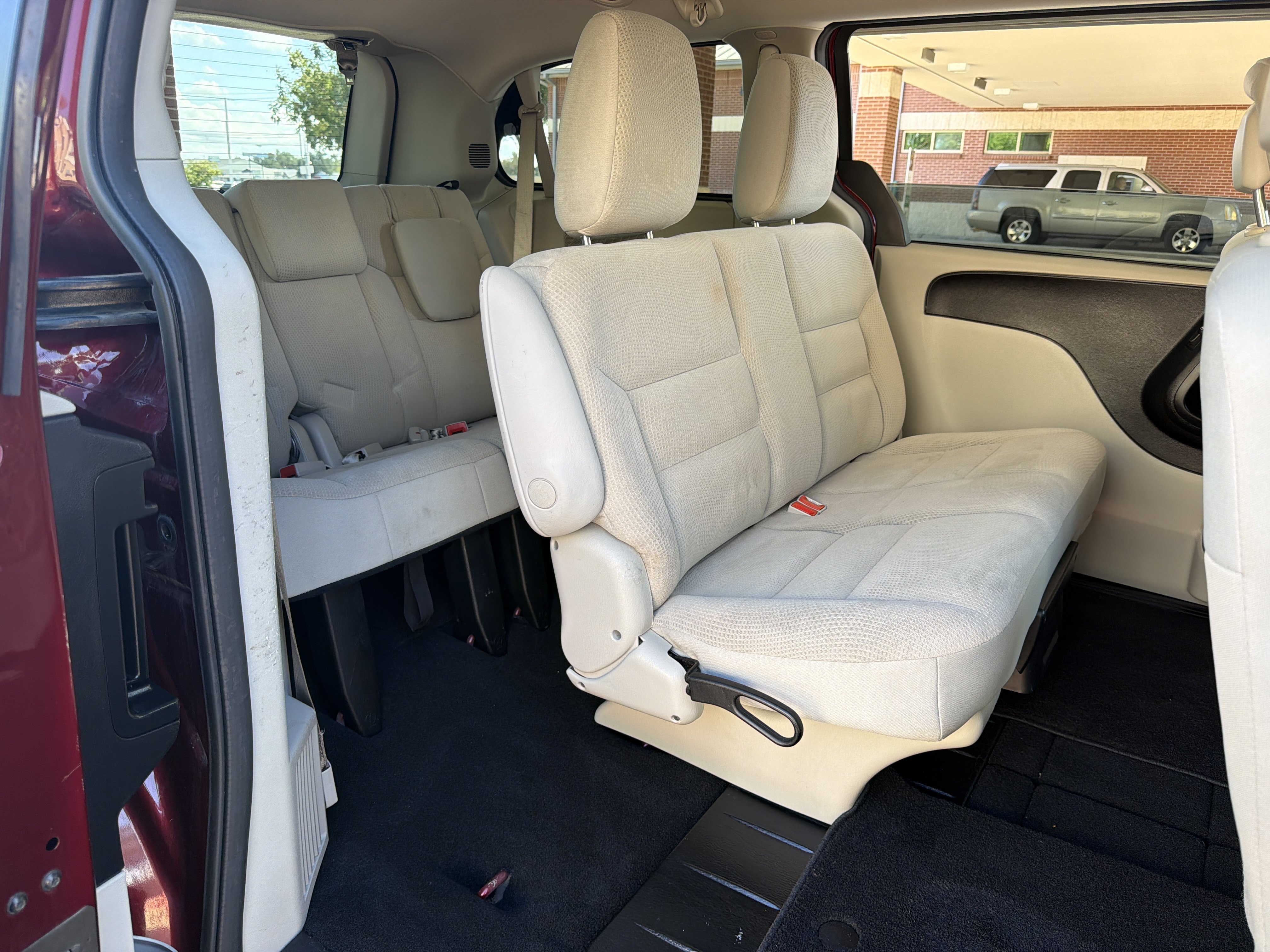 Used 2018 Dodge Grand Caravan SE w/ UConnect Hands-Free Group FWD image 13
