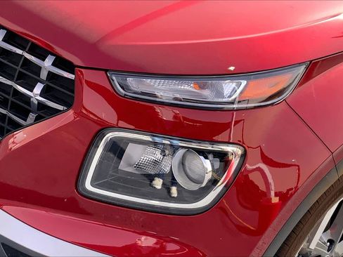 Used 2025 Hyundai Venue SEL image 26