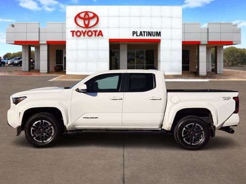 Used 2024 Toyota Tacoma TRD Sport image 3