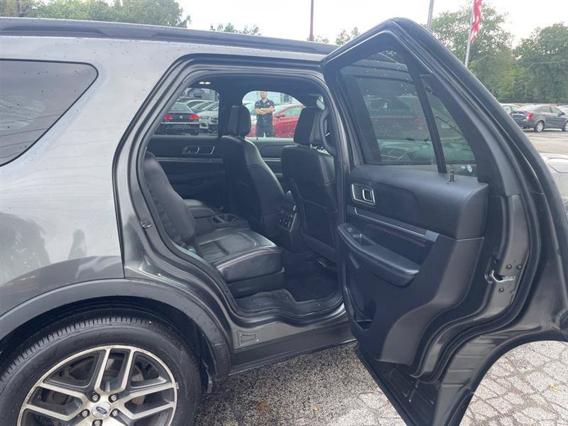Used 2018 Ford Explorer Sport AWD/4WD image 11