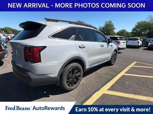 Used 2023 Kia Sorento S w/ Panoramic Sunroof Package AWD/4WD image 7