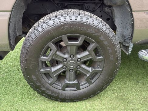 Used 2016 Nissan Titan SV RWD image 48