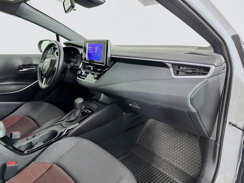 Certified 2025 Toyota Corolla SE image 27