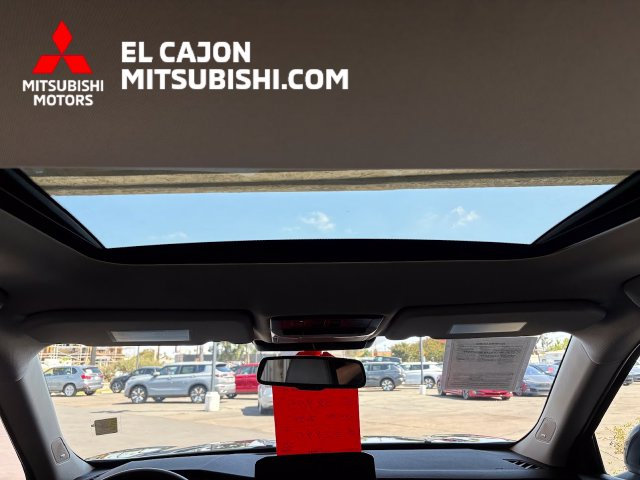 Used 2025 Mitsubishi Outlander SE AWD/4WD image 23