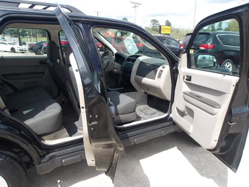 Used 2011 Ford Escape XLS w/ 102A Rapid Spec Order Code image 6