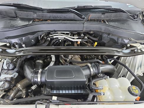 Used 2020 Ford Explorer Platinum w/ Premium Technology Package image 32