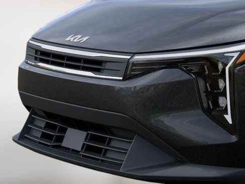 New 2026 Kia K4 LXS FWD image 12