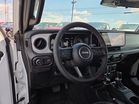 Used 2024 Jeep Wrangler Unlimited Sport AWD/4WD image 8