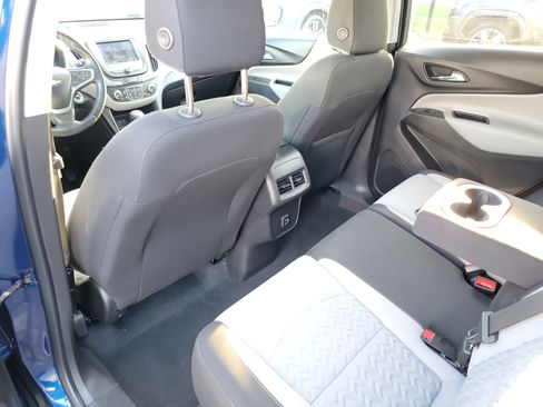 Used 2022 Chevrolet Equinox LT w/ Driver Convenience Package image 15