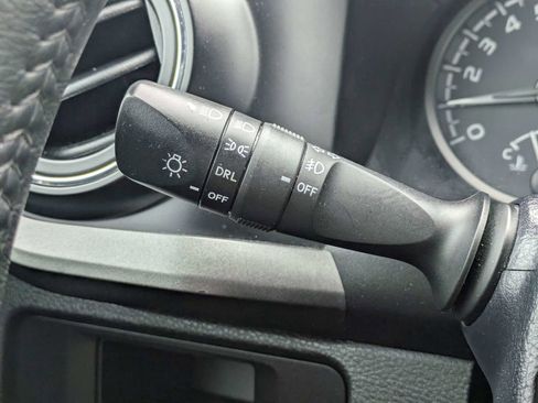 Used 2017 Toyota Tacoma TRD Sport w/ Tow Package AWD/4WD image 25