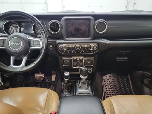 Used 2020 Jeep Wrangler Unlimited Sahara image 15