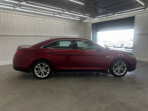 Used 2013 Ford Taurus SEL image 4