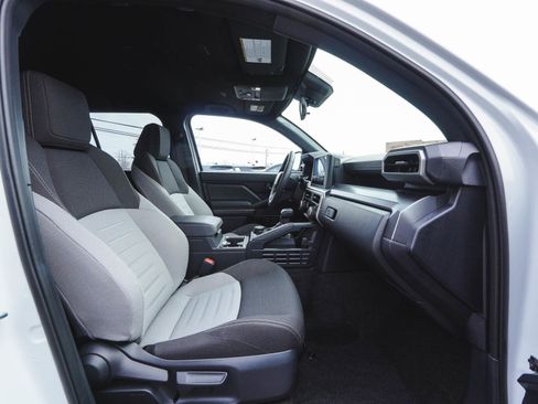 Used 2025 Toyota 4Runner TRD Off-Road image 38