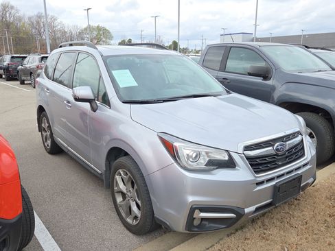 Used 2018 Subaru Forester 2.5i Touring image 2
