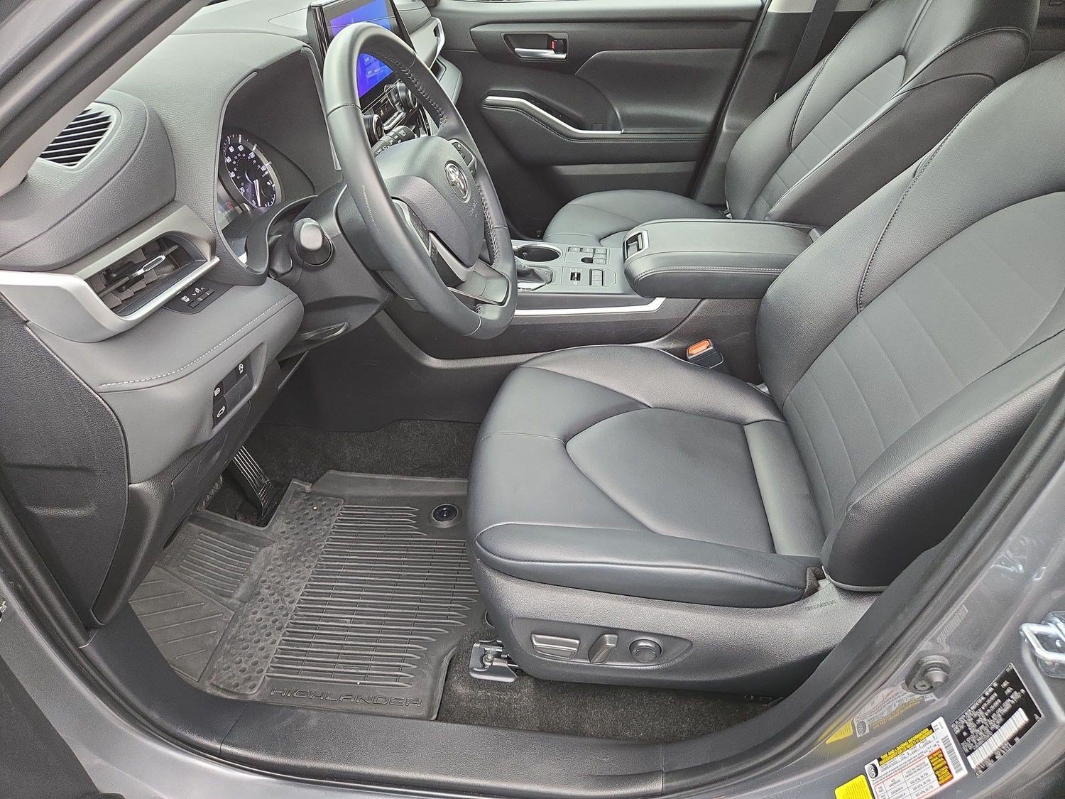 Certified 2026 Toyota Highlander XLE AWD/4WD image 15