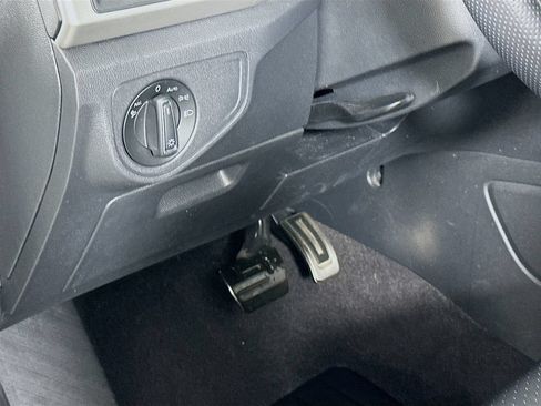 Used 2021 Volkswagen Atlas Cross Sport SE FWD image 10