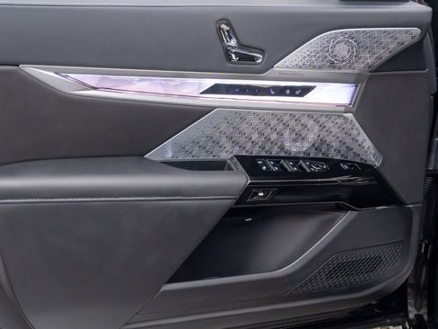 New 2025 BMW i7 M70 image 13