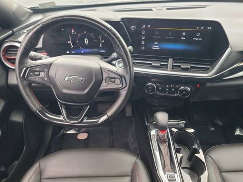 Used 2024 Chevrolet Trax RS w/ Sunroof Package image 16