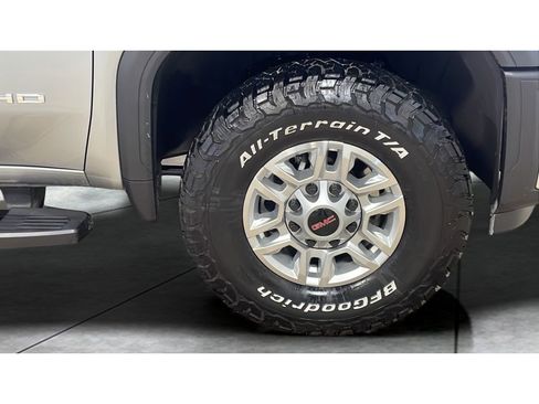 Used 2024 GMC Sierra 2500 SLE w/ SLE Convenience Package image 19