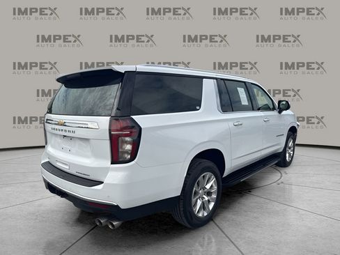 Used 2023 Chevrolet Suburban Premier RWD image 5