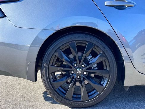 Used 2022 Nissan Maxima SR w/ Sport Mat Group image 41