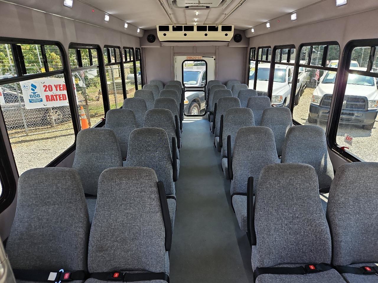 Used 2016 Ford F550 2WD Regular Cab Super Duty image 17